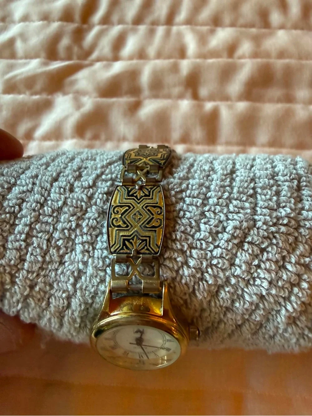 Bulova Women's Gold Tone Small Dial Bracelet Watch working !